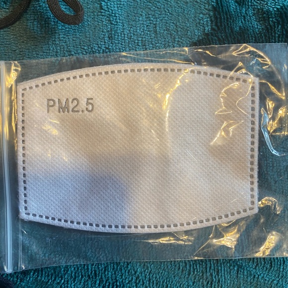 Childrens vented adjustable masks with toggles and removable washable filters - Picture 3 of 5